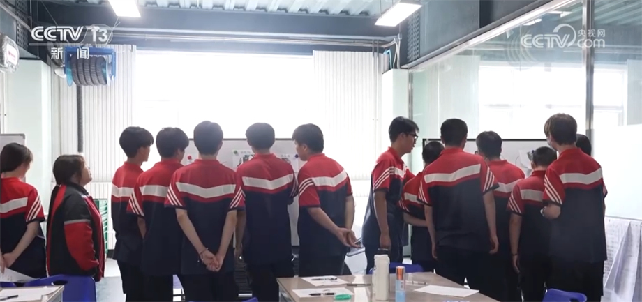 新能源汽车修车难如何破解?“校企协同发力+以赛促训”破困局